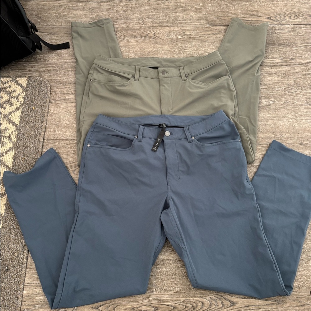 Lululemon lulu lemon polyester 33 x 32 polyester! Hardly used and clean! 2 pair